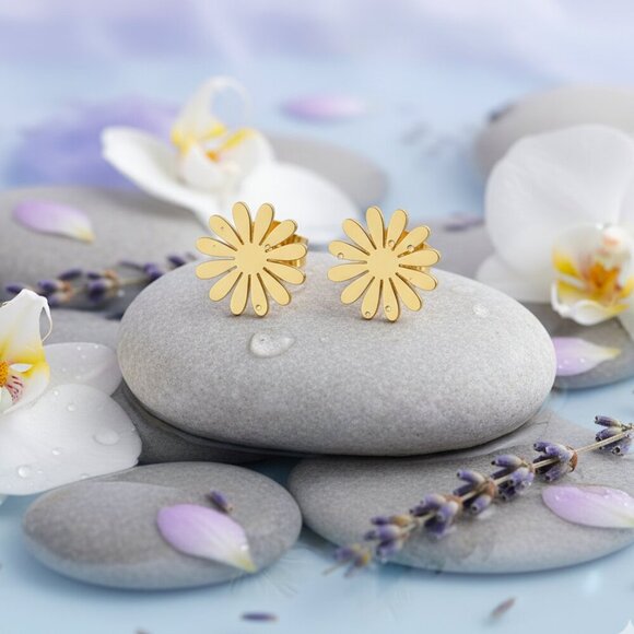 🆕️Minimalist Daisy Flower Stud Dainty Earrings 18K Gold Plated Stainless Steel - Picture 13 of 13